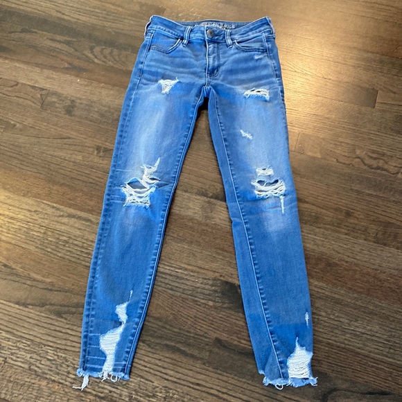 American Eagle Outfitters Denim - American Eagle Jegging Jeans 2 EUC Distressed Raw Hem